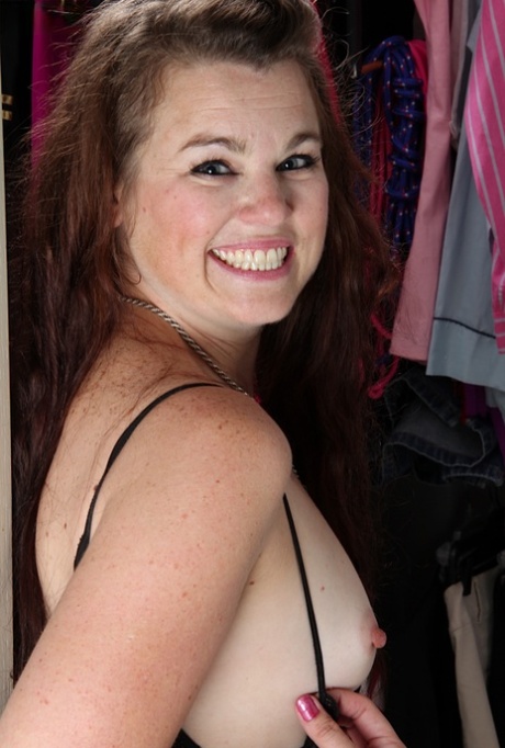 gigantic dildo/extremely thick dildos porn photos