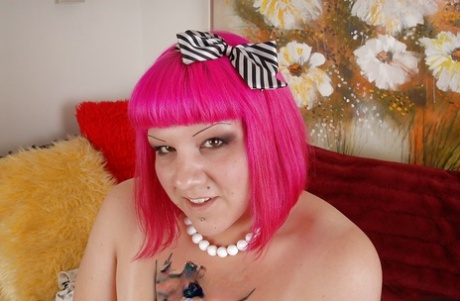 chubby fat assed ozzy gets finger banged free porn pictures