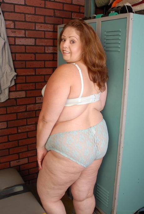 fat tummy free nude gallery