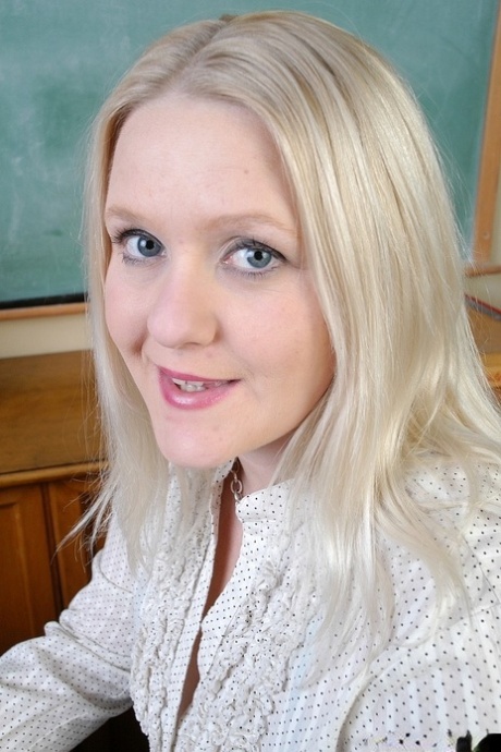 bbw mom seduce pretty photo