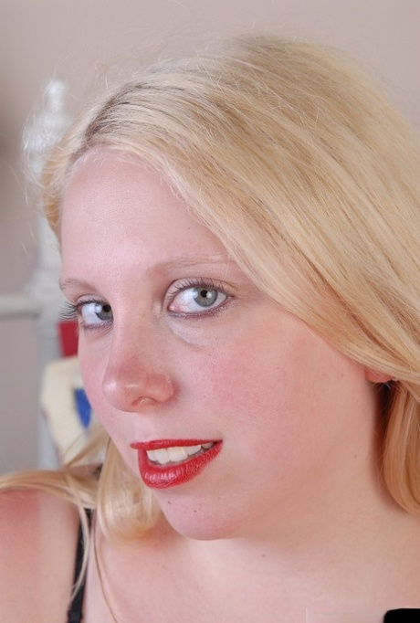 curvy amateur pov hot sexy pictures
