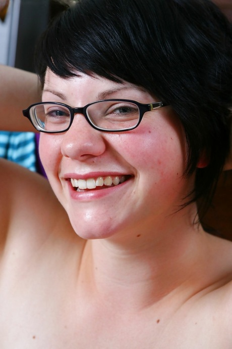 chubby asian with huge tits tigerr benson delighted by erotic pic