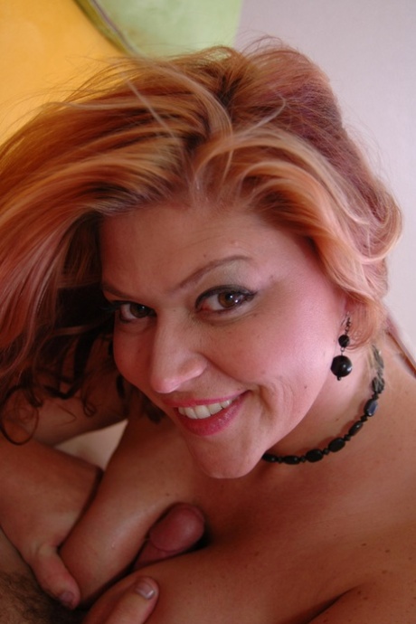 latin big booty milfs oiled pretty picture
