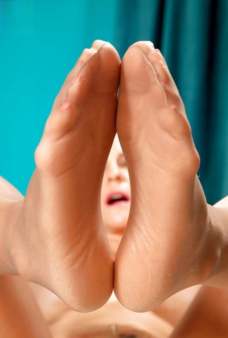 paint big fat ass thighs xxx image