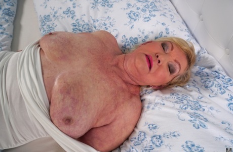 thick maki hot nude image