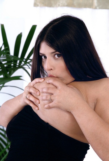 teeens naked with chubby bodys sexy nude photo
