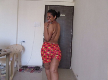 get laid with a chubby friends wife free sexy photo
