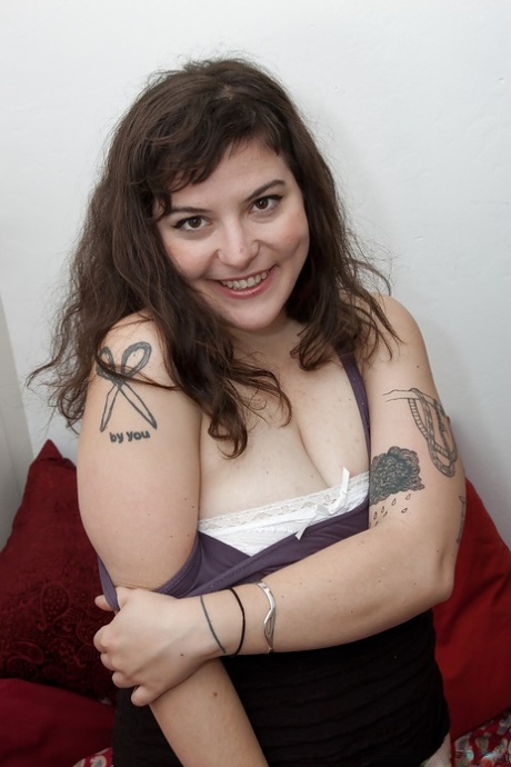 chubby huge tit ebony art naked image