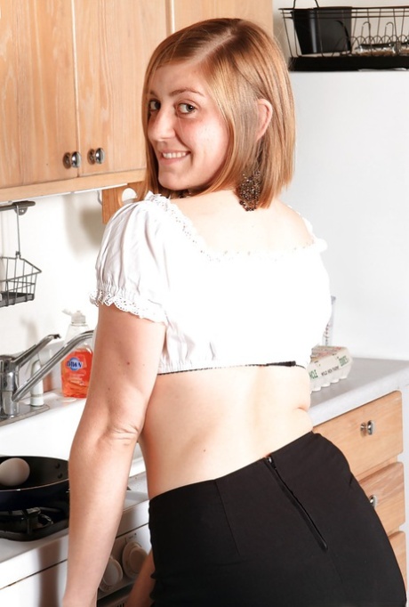 beautiful curvy blonde nude ass nude image