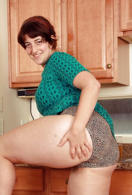 richelle ryan shows her huge ass and rides cock photos sexy nudes photos