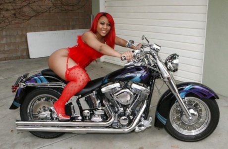 topless fat pussy thong twerk art xxx pictures