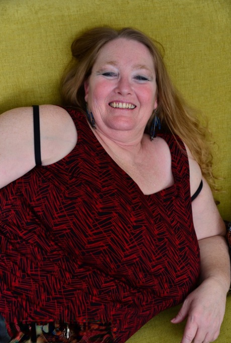 chubby mature mom gets fucked hot nude images