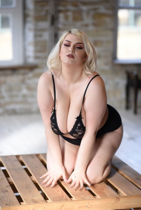 thick ass bbw shaking art naked archive