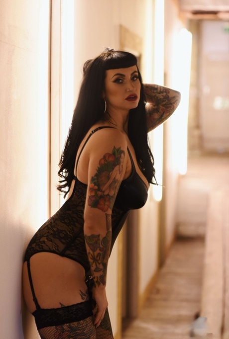 curvy wife ffm hot sexy pictures