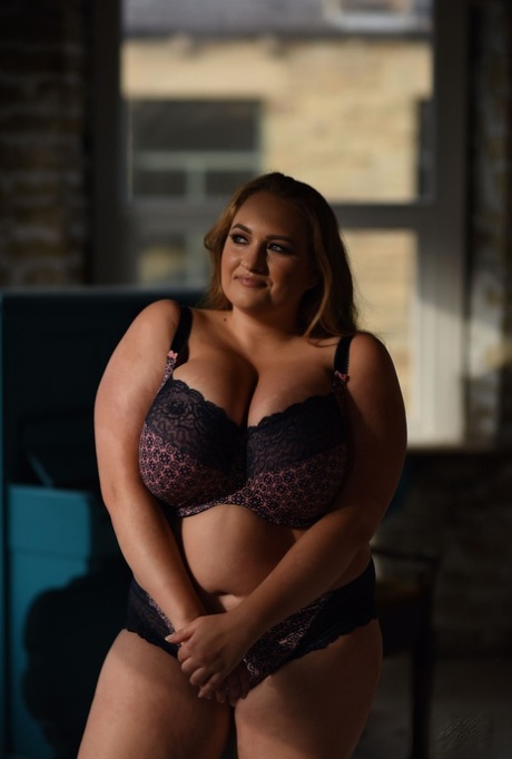 charlotte hurtz bbw sexy images
