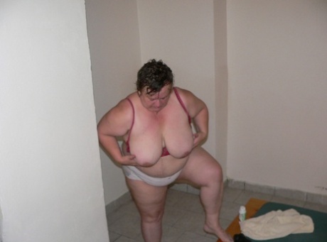 pamela bbw free naked image