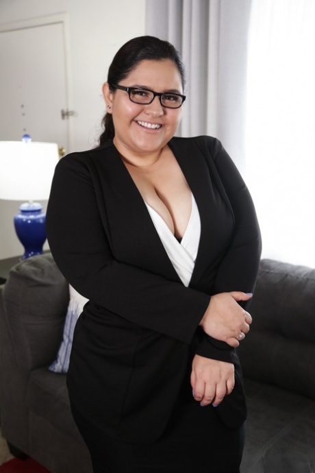 bbw big tits flashing erotic photo