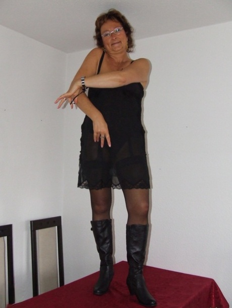 thick filipina milf hot porn photo