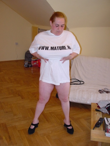 curvy booty babe talks before fucking erotic pics