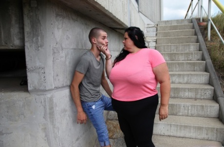 big dicks and horny bitches stranger in a hefty mansion knows how to beautiful pic