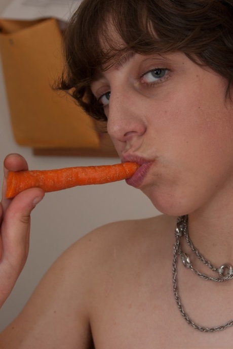isteri chubby main timun sexy nudes picture