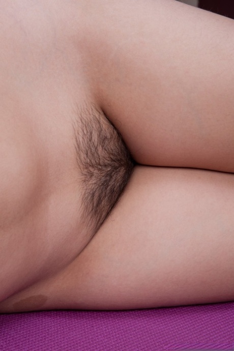 thick lesbains free sexy gallery