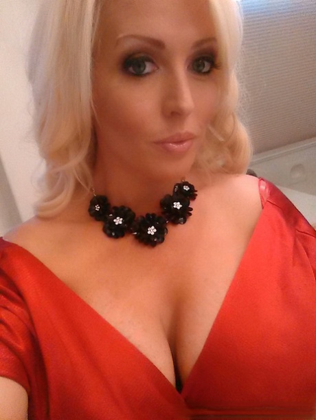 bbw desperate to pee free naked image