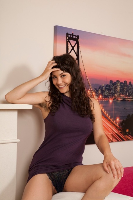 Angelina Dee pretty model pic