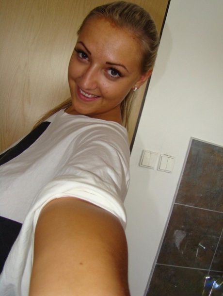 skinny big ass big tits xxx gallery