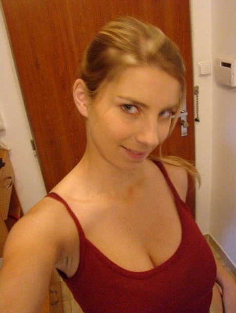 cute chubby gives good head pov beautiful porn pics