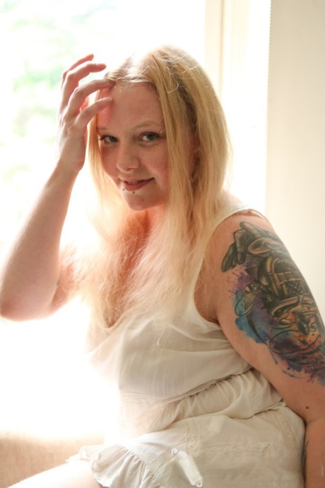 fat woman fuck two guys sexy xxx picture