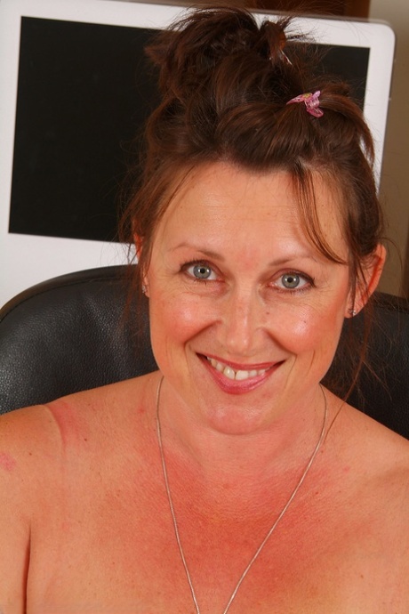 lesbian milf big ass big tit sex photo