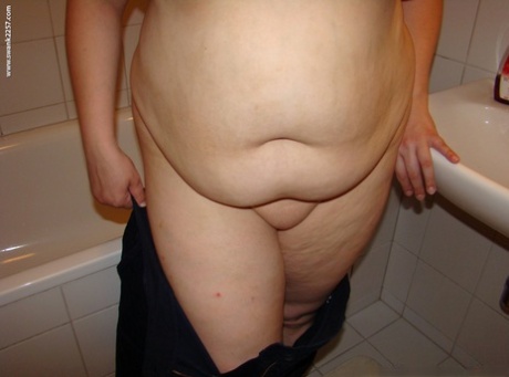 fat hot sleeping mom porno pic