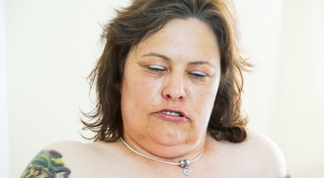 voluptuous cam banari com sexy nudes photo