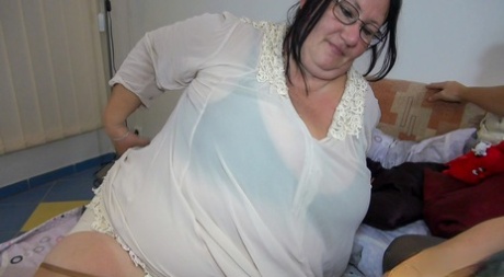 very thick thighs beautiful pic