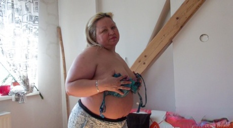 mature brunette big ass bikini sexy xxx pics