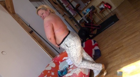 fat stoner chick free nude photo