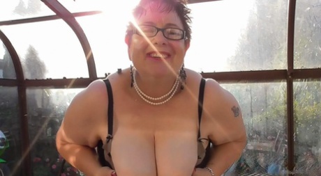 amature submitted fat nude wife free sex photo