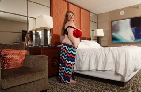 chick hippy hot plumper sexy top img
