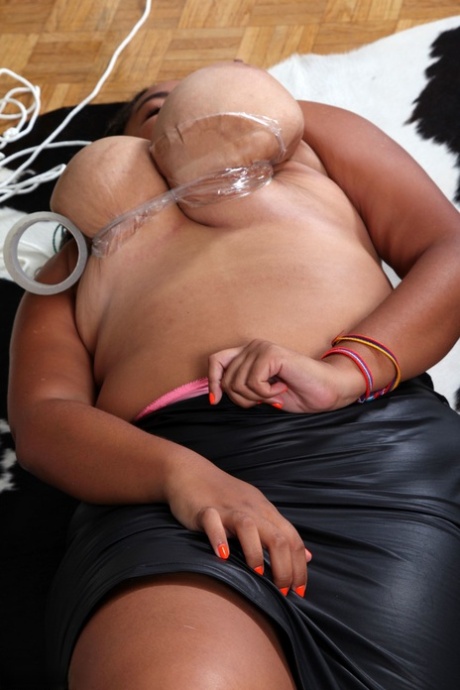 fat clit lesbian art nude photo