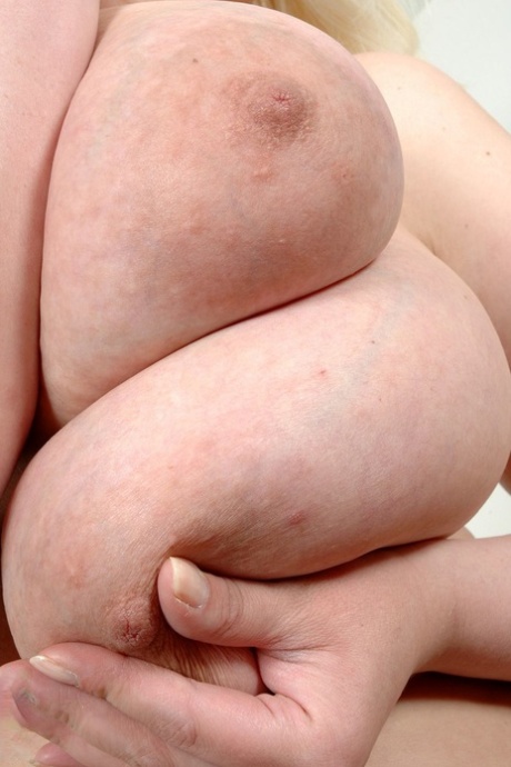 chubby lady facialized in amazing threesome erotic gallery