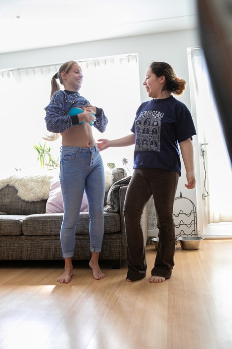 big booty teen in leggings art naked gallery