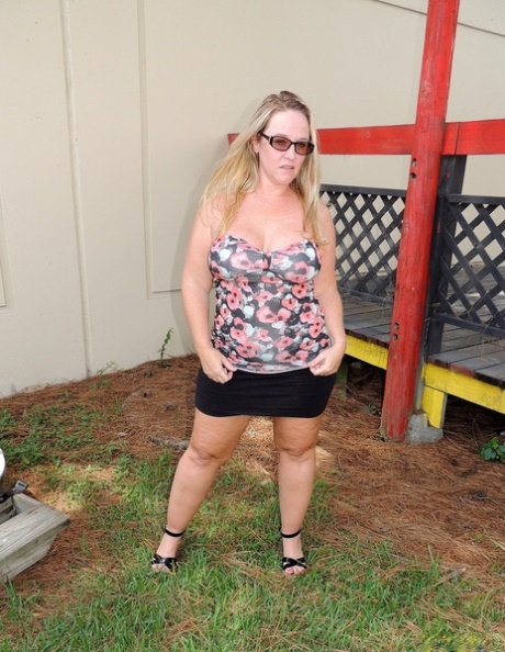hot fat teacher nudes photos