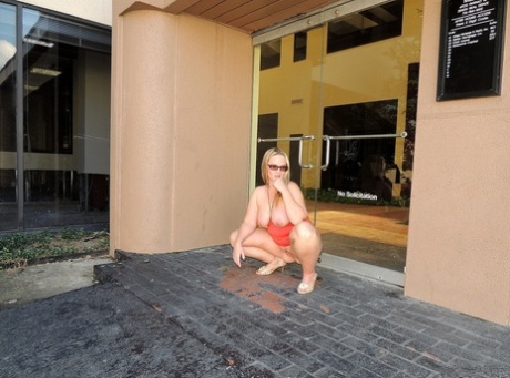 step mom has a fat ass sexy nude photos