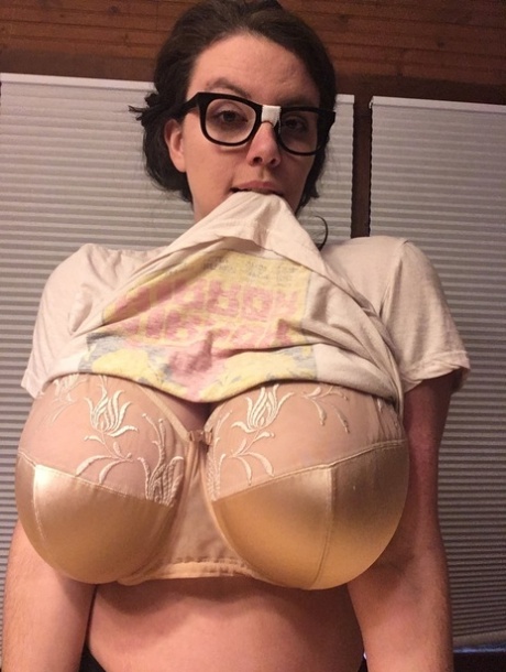nude curvy wide hips big ass milf exclusive pic