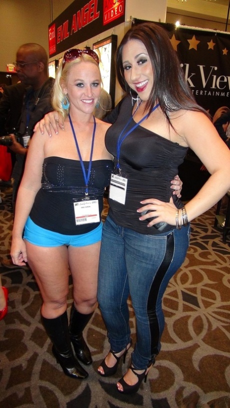 thick velvet art nude images