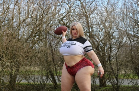 sissy peppo bbw naked images