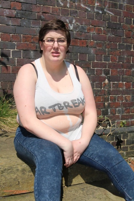 cute chubby asian glasses sexy nude pictures