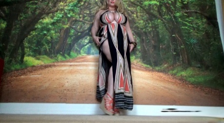 bbw stretching hot sexy photos