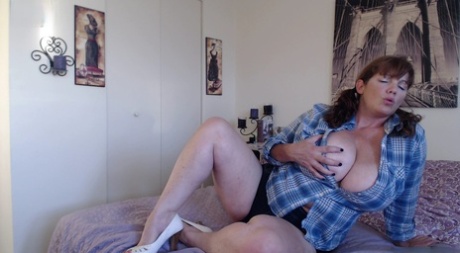chubby mature outdoors porno img